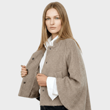 Liepa™ – Elegantná a teplá krátka bunda