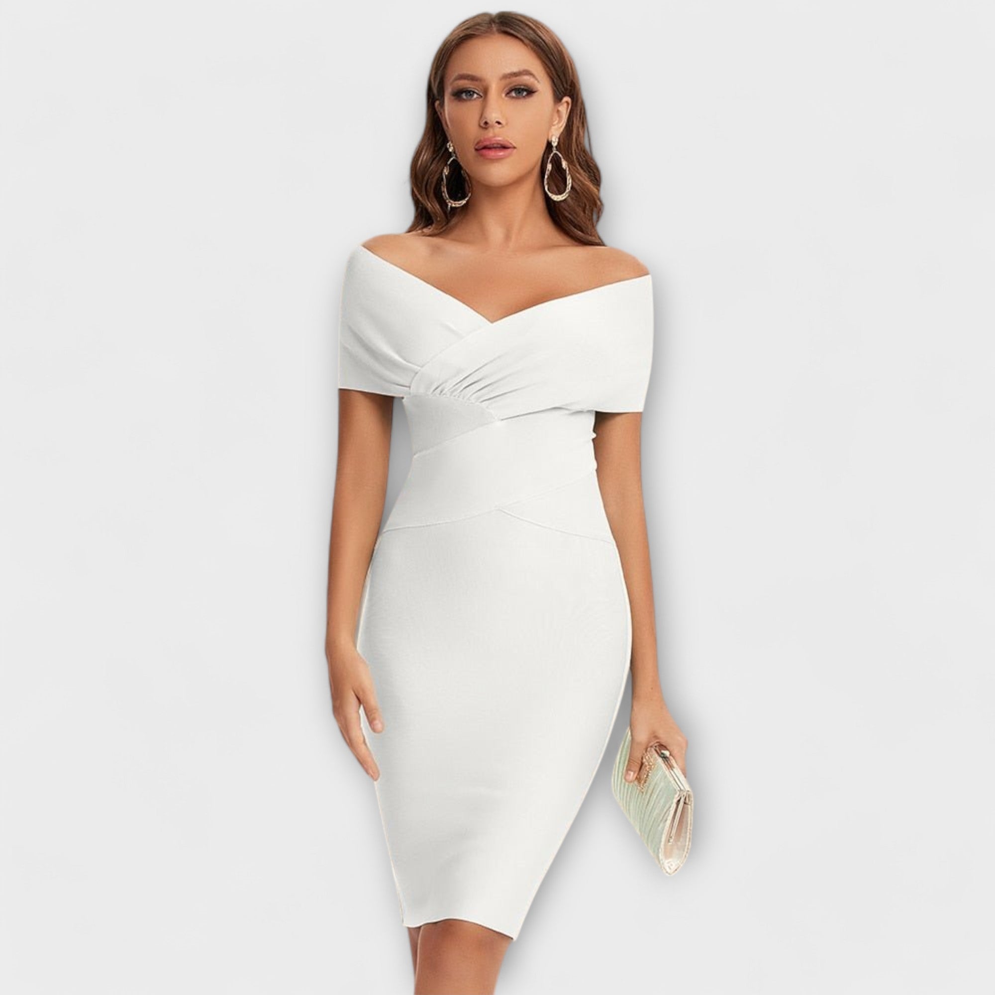 Lara | Elegantné mini šaty s výstrihom do V